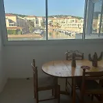 Au Bord De דירה