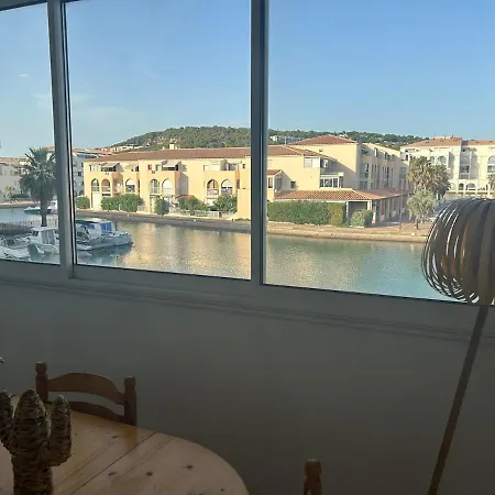 Au Bord De Apartment